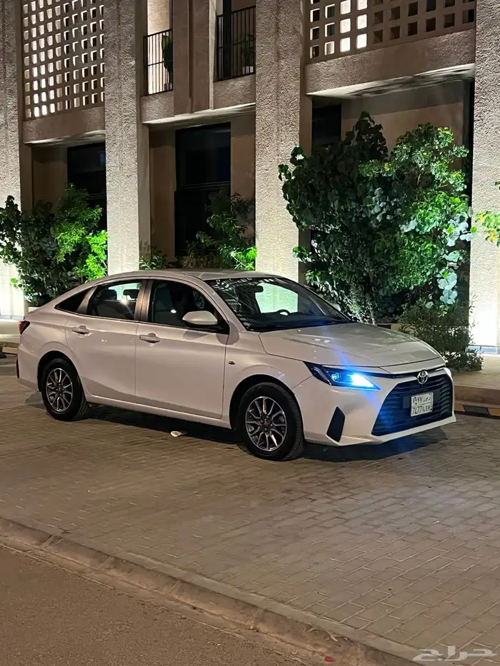 تويوتا يارس 2023 4