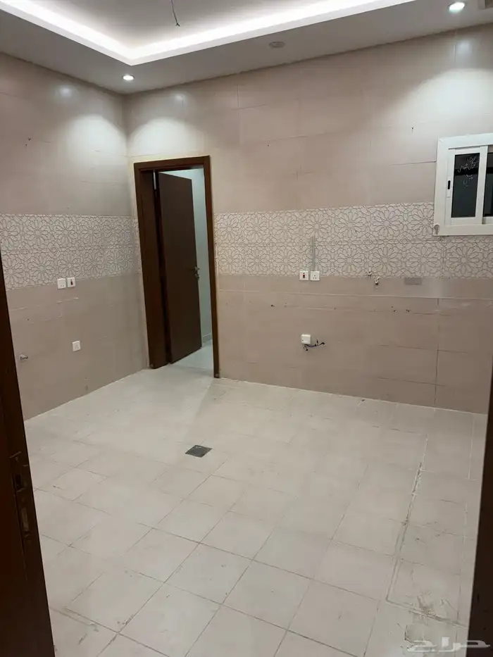 شقة للايجار بحي الصواري 3