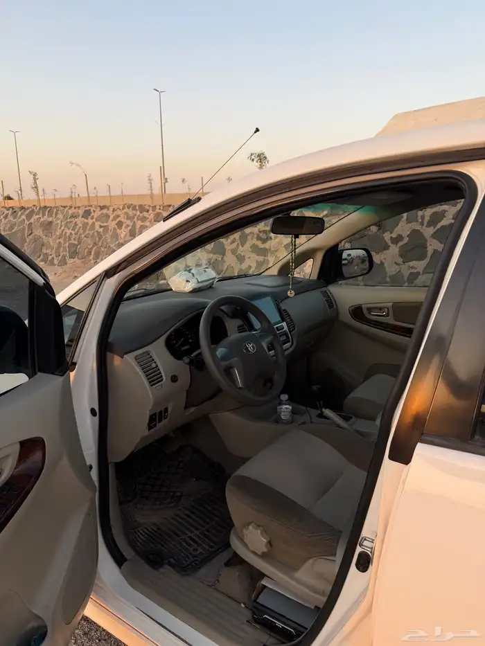 تايوتا انوفا 2015 9