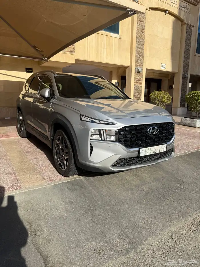 جيب سنتافي 2023فل مخمل دبل فضي بحاله الوكاله شبه جديده مخزن 0