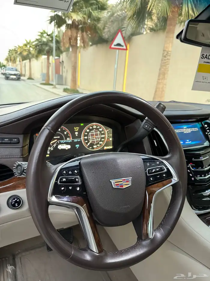 اسكاليد 2015 سعودي فل كامل بحالة الوكاله 23