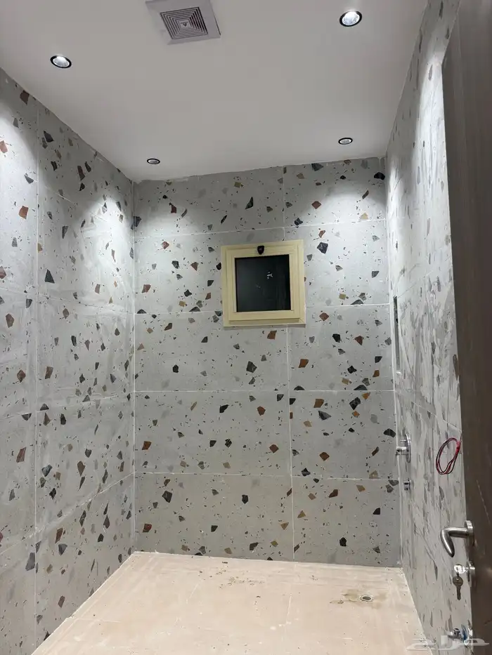 فيلا فخمة للبيع المساحة 650م شارعين حي اللؤؤ 51