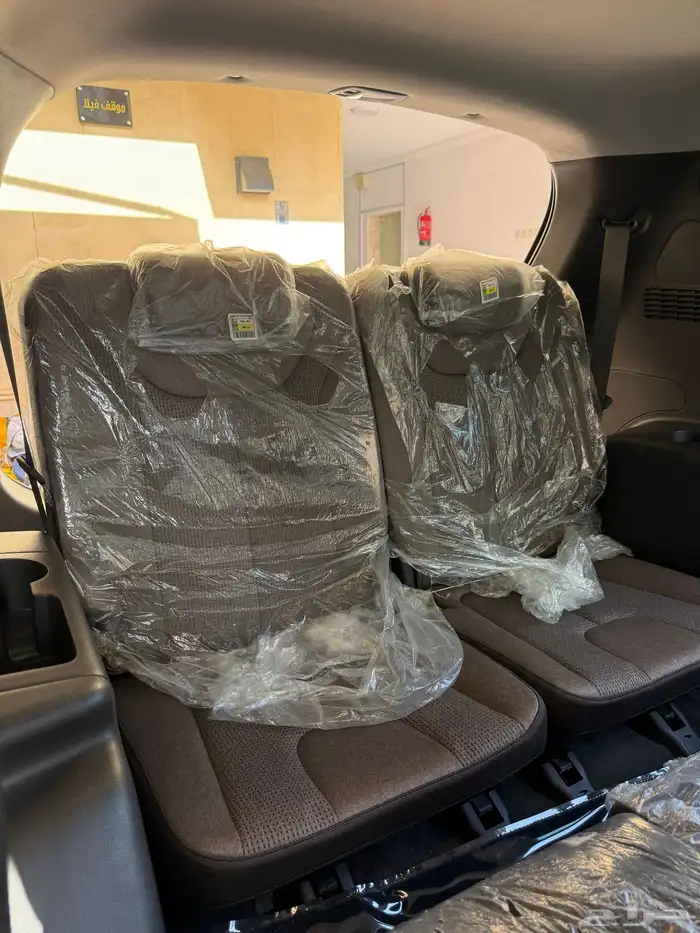 جيب سنتافي 2023فل مخمل دبل فضي بحاله الوكاله شبه جديده مخزن 44