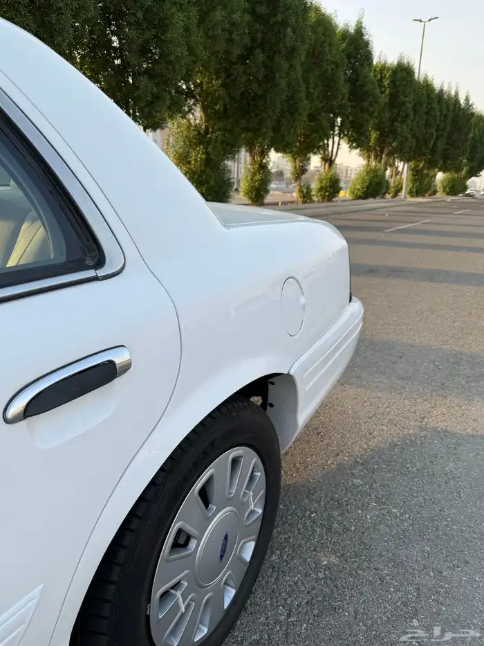 فورد كراون فكتوريا بوليسي مخزن 2011 26