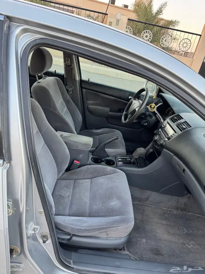 هوندا اكورد فضي 2007 للبيع 10