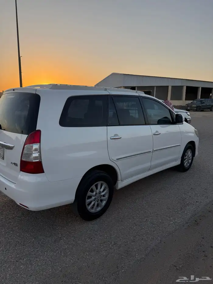 تايوتا انوفا 2015 6