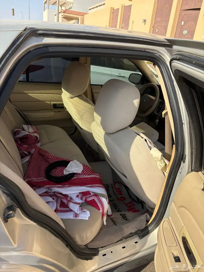 فورد فكتوريا 2011 سعودي للبيع 6