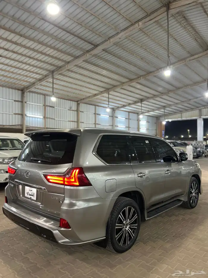 لكزس 2019 سعودي 11