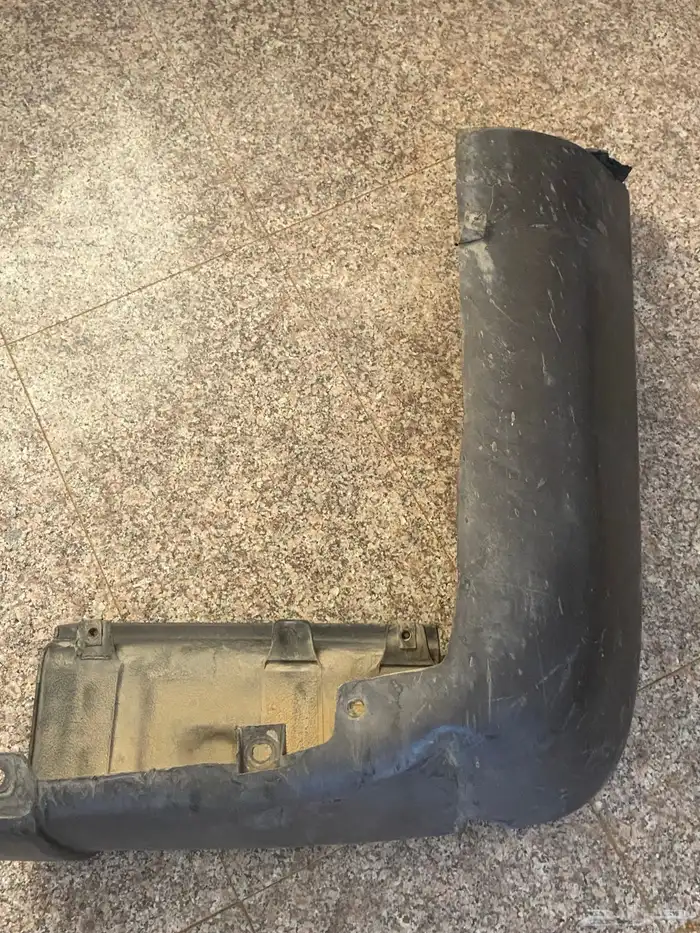 باب شنطه وعلاق اسبير وشبك وصدام امامي وقزاز خلف ب جانبي مع 26