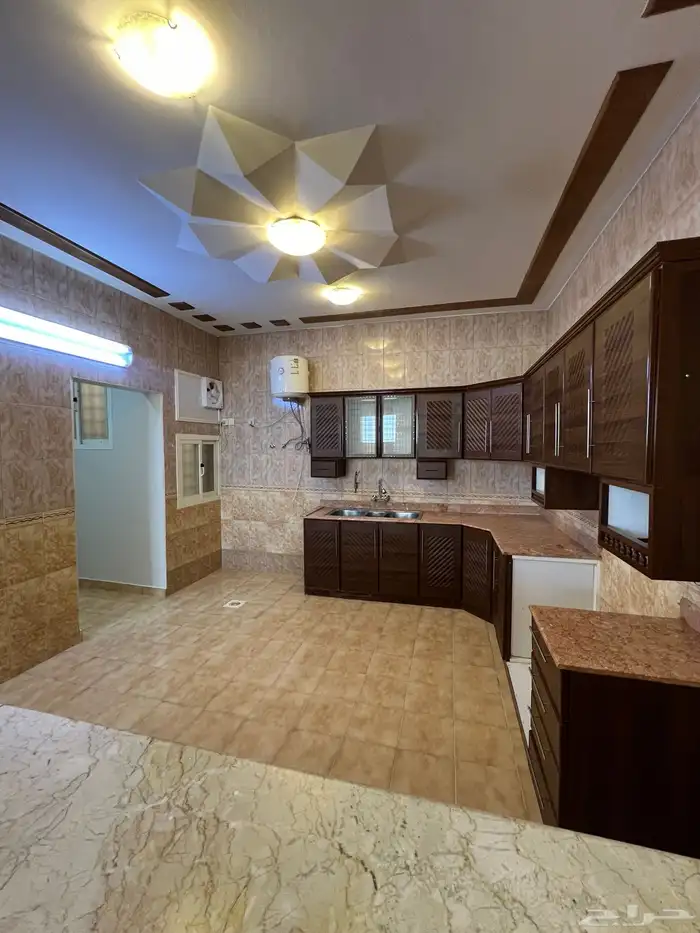 دور علوي للايجار شرق بريدة خلف مركز طابا سنتر 6