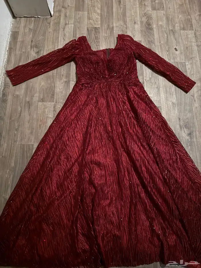 فستان احمر 0