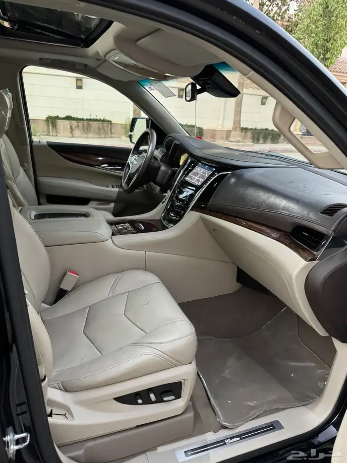 اسكاليد 2015 سعودي فل كامل بحالة الوكاله 44