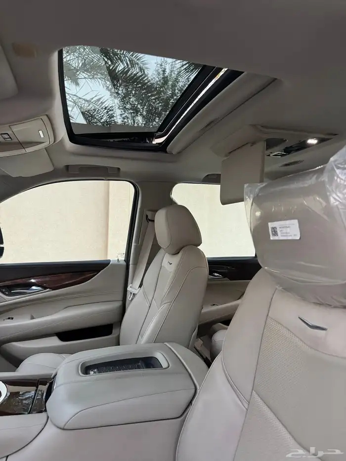 اسكاليد 2015 سعودي فل كامل بحالة الوكاله 30