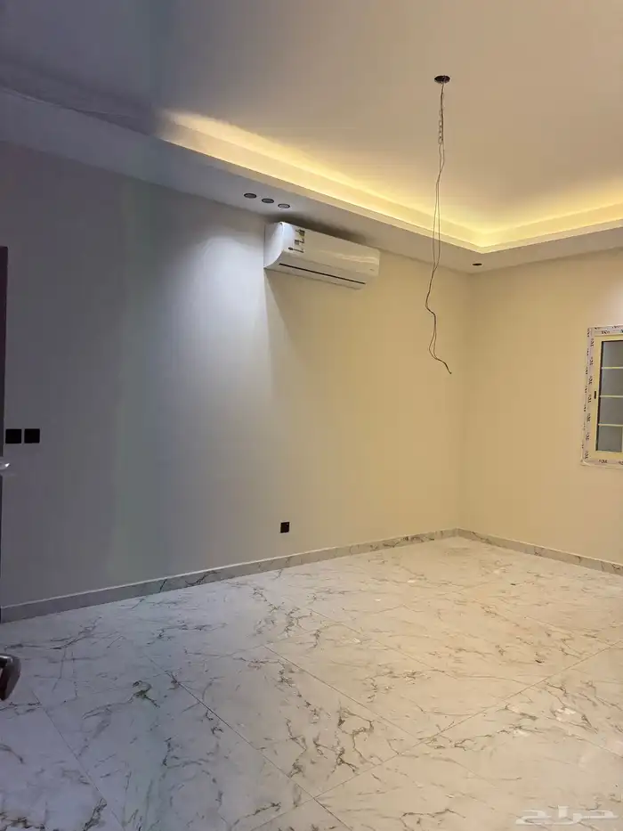 فيلا فخمة للبيع المساحة 650م شارعين حي اللؤؤ 45