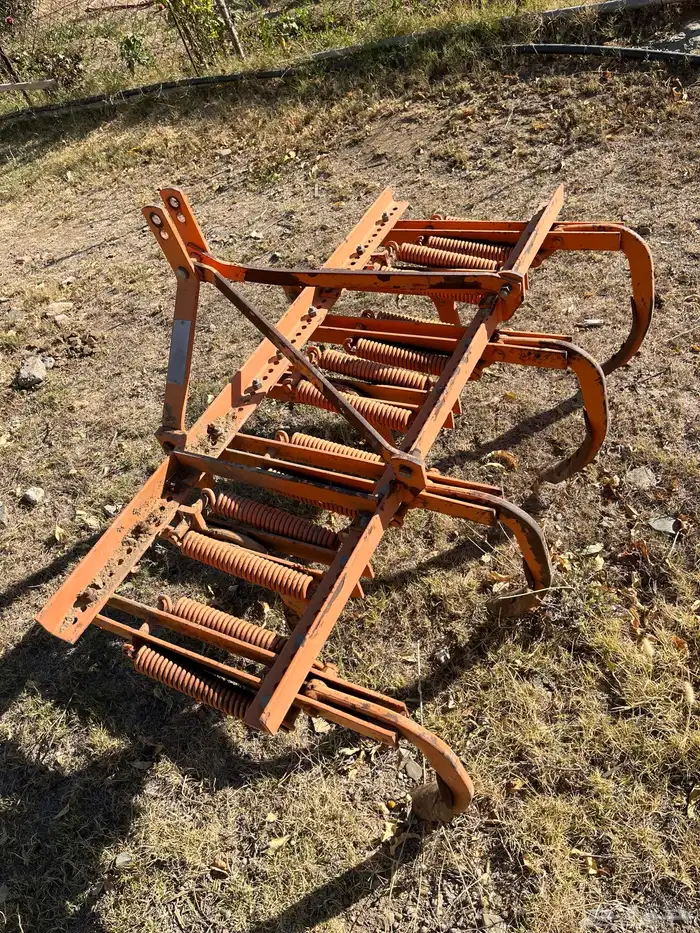 مخراش حراثه مستعمل للبيع 0