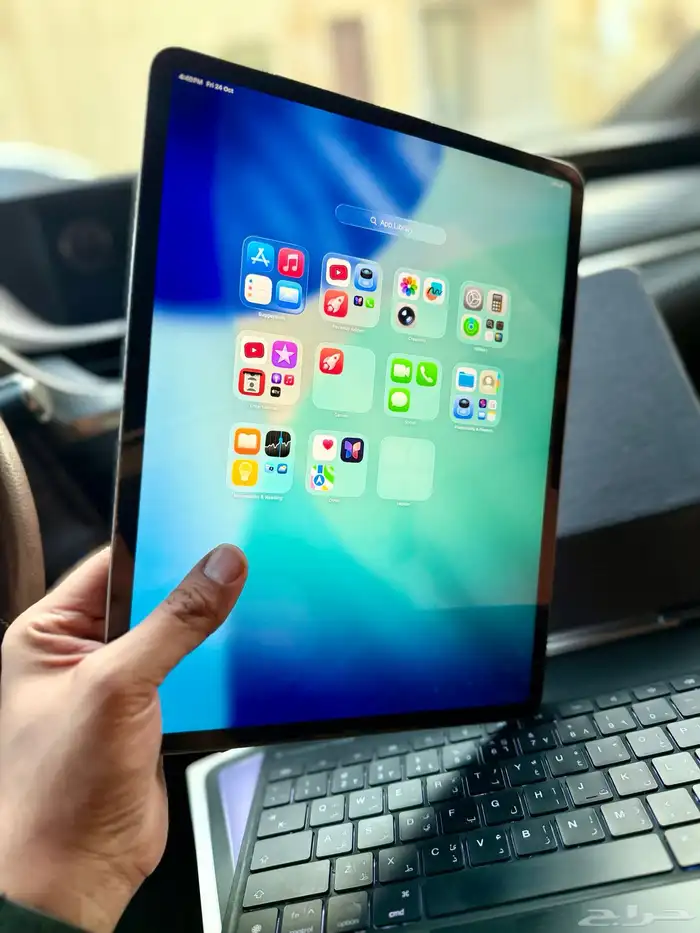 ايباد آير M2 وإيفائي شريحة 13 انش 11