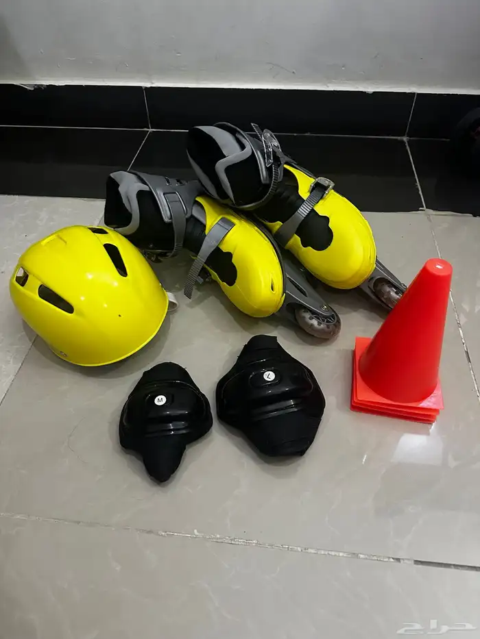 حذاء بعجلات جديد 0