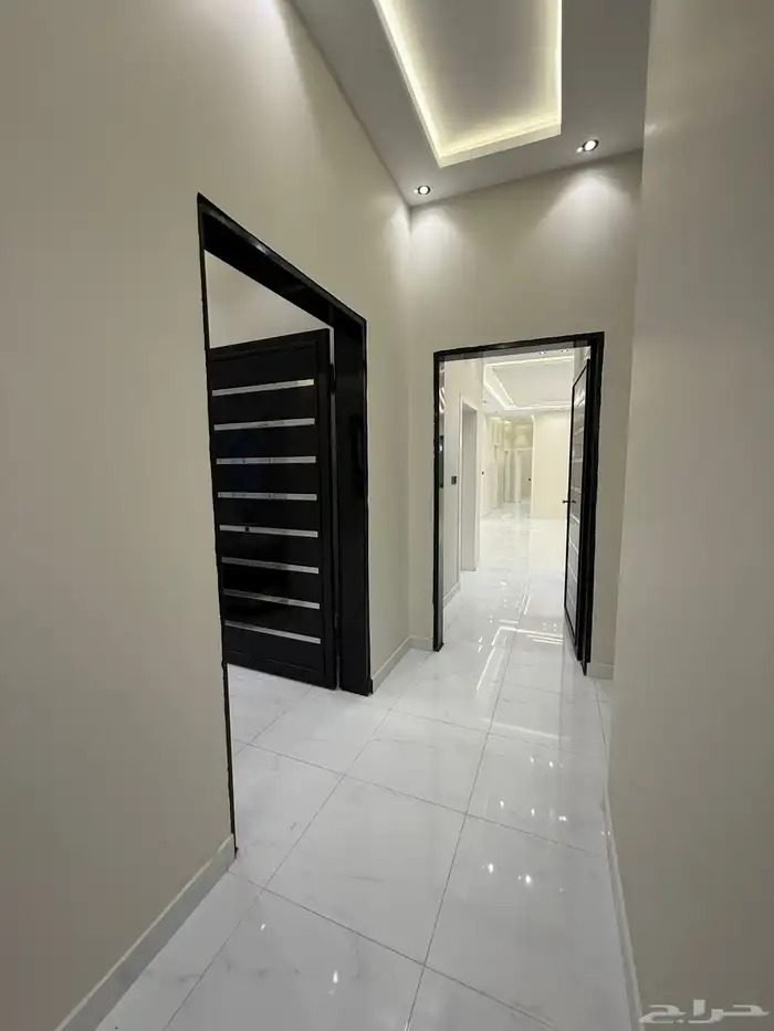 للبيع ارواف علويه وشقق ارضيه ببايكة سيارة ف شمال الخميس 23