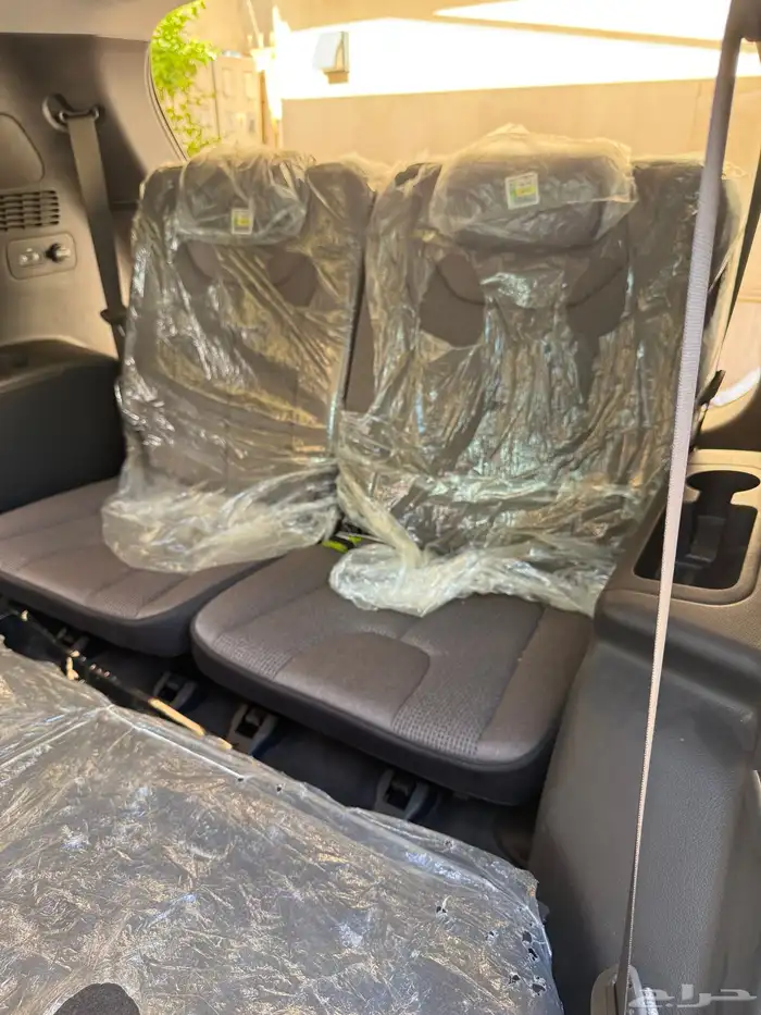 جيب سنتافي 2023فل مخمل دبل فضي بحاله الوكاله شبه جديده مخزن 43