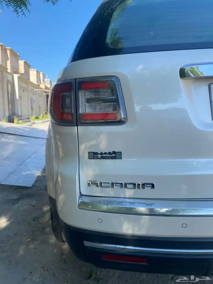 جي ام سي اكاديا 2013 10