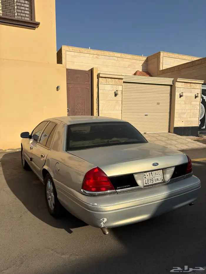 فورد فكتوريا 2011 سعودي للبيع 5