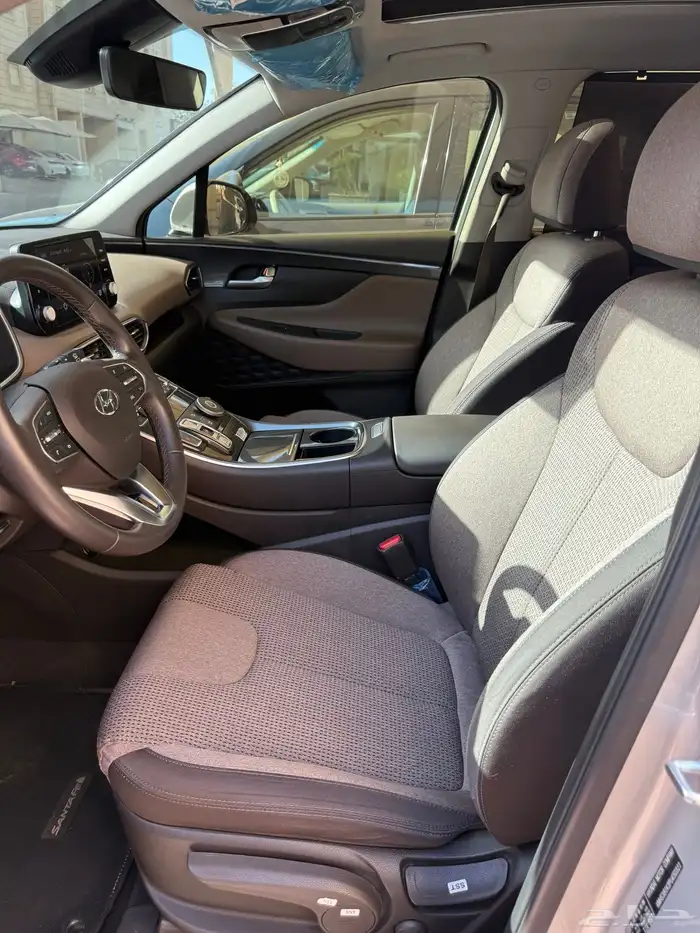 جيب سنتافي 2023فل مخمل دبل فضي بحاله الوكاله شبه جديده مخزن 26