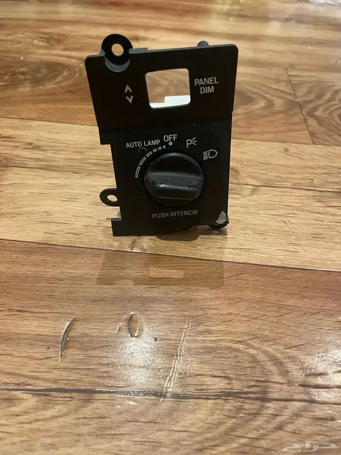 للبيع شمعه و مفتاح الاناره لنكون تاون كار 97 اصليه 5