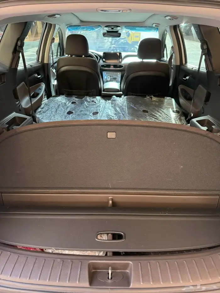 جيب سنتافي 2023فل مخمل دبل فضي بحاله الوكاله شبه جديده مخزن 58