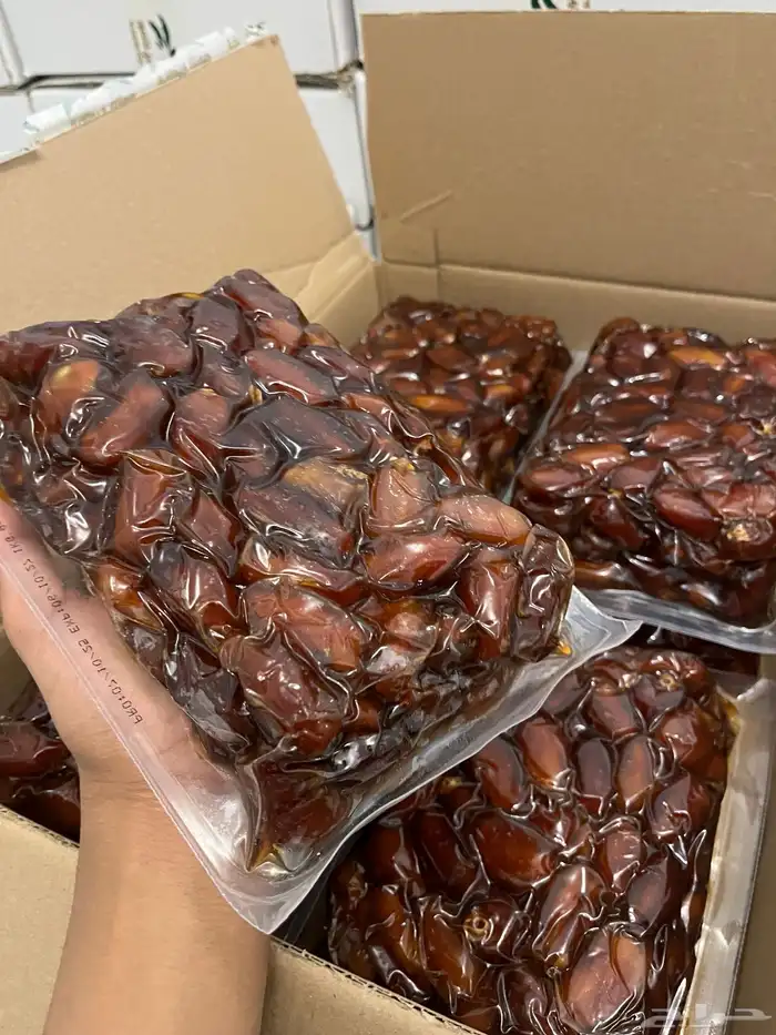 تمر إخلاص الخرج VIP من إنتاج مزرعتنا الخاصه ويوجد توصيل 4