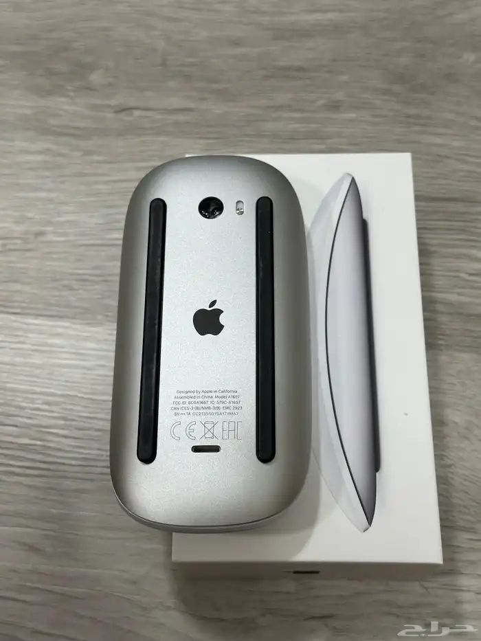 ماك بوك برو 13 مع ماجيك ماوس 3