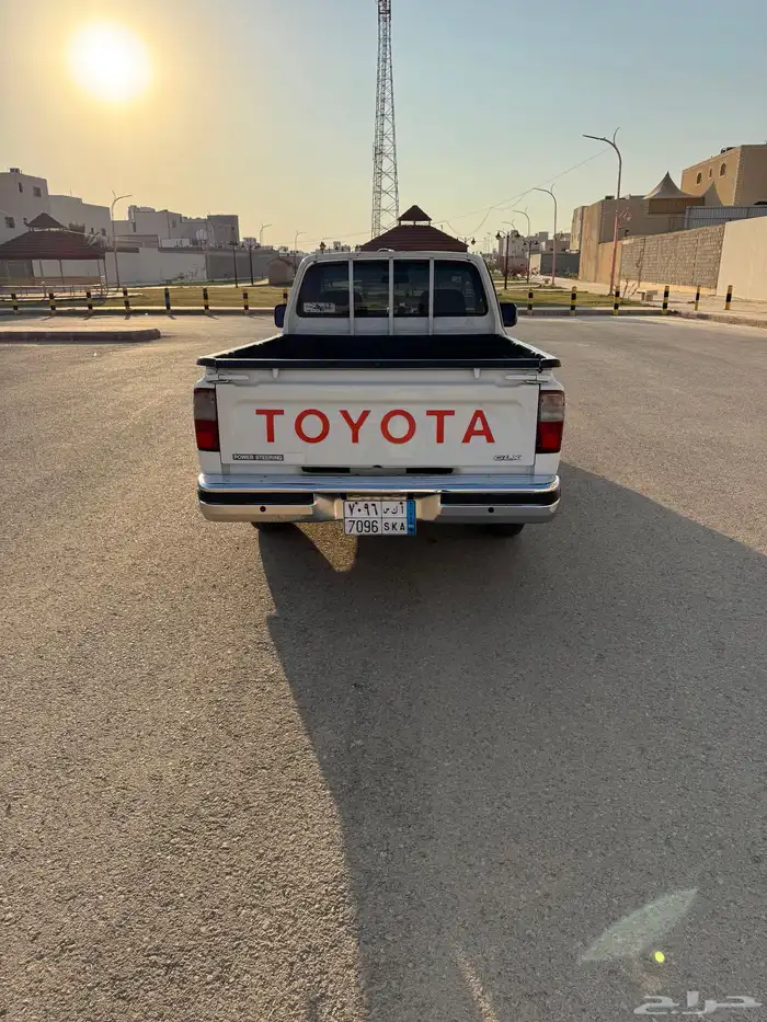 للبيع هايلكس 2005 4