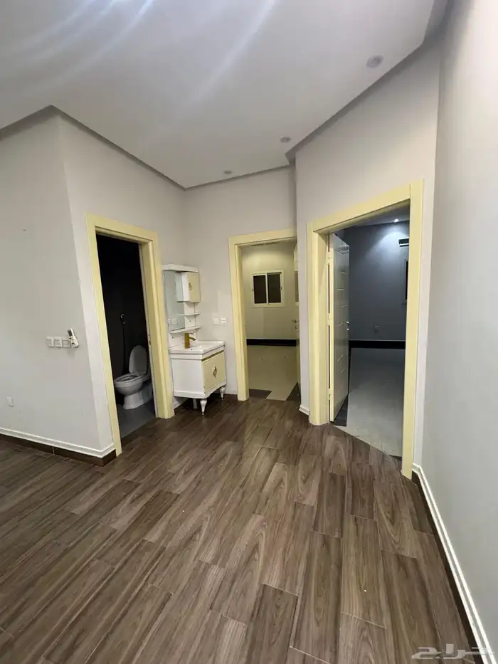 شقة للإيجار السنوي حي النرجس ( القمراء 3) 11