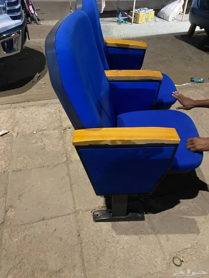 كراسي سينما مع طاوله مخفيه 4