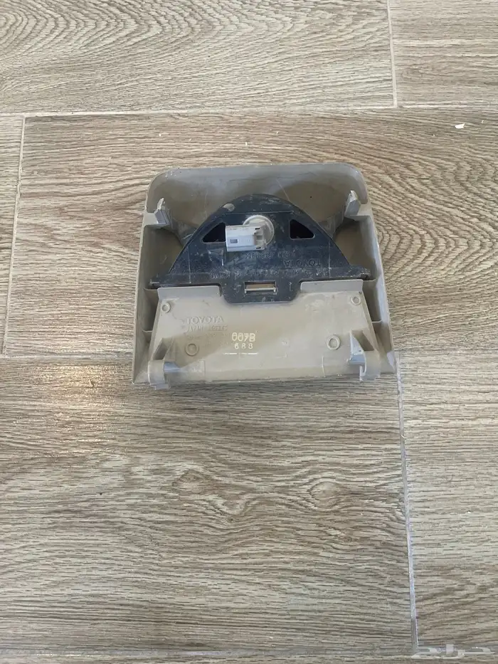 كورلا 2007 انوار قدام مستخدمين و ديكور مكيف و لمبة البريك 5