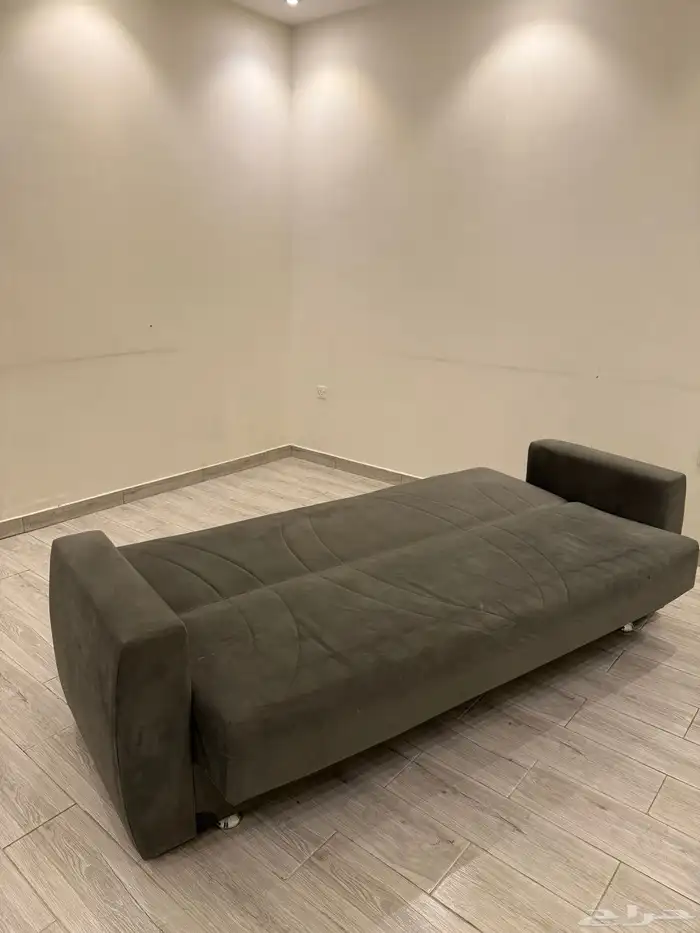 كنب مستخدم يتحول لسرير مع مخزن 2