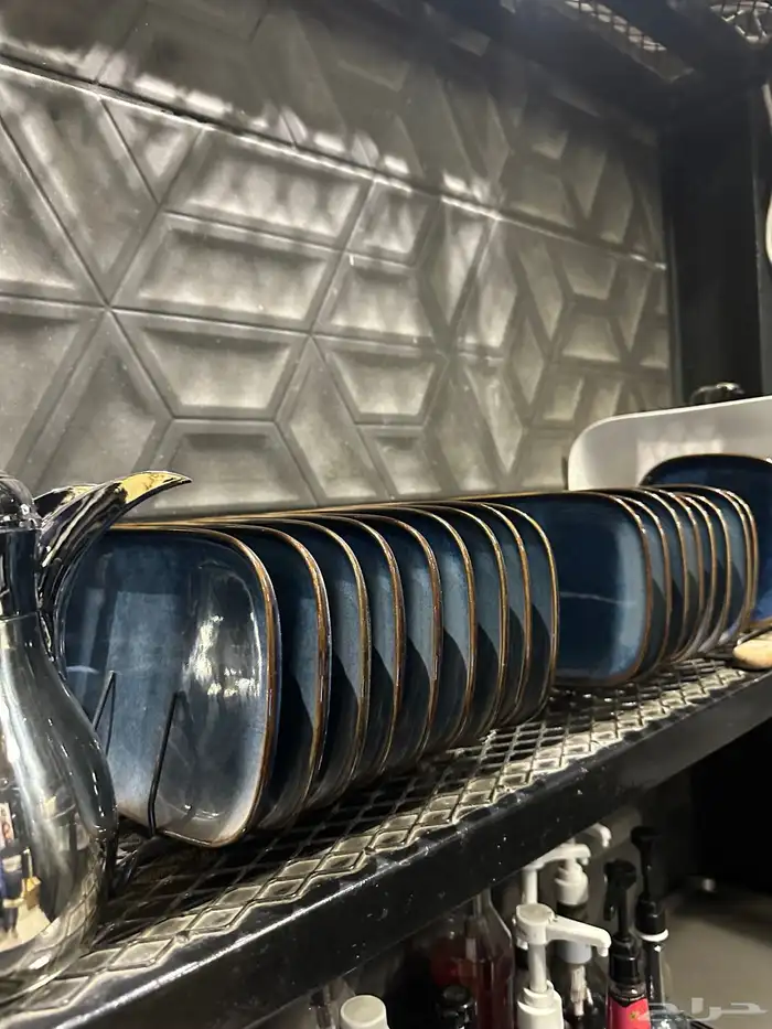 معدات مطعم ومقهى شبه جديده للبيع 12