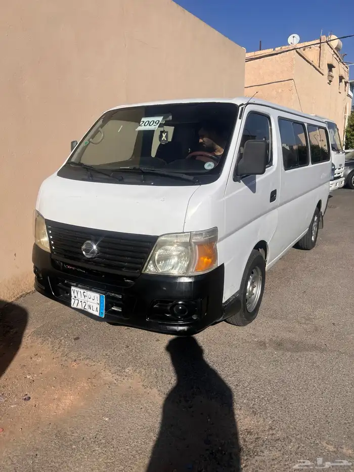 باص نقل ركاب نيسان 4