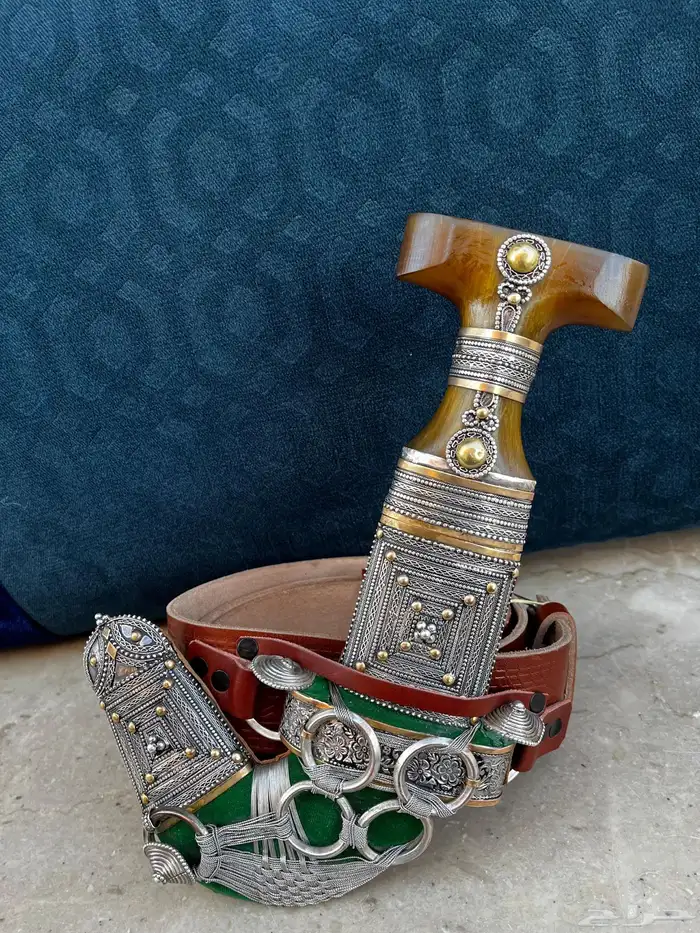 خنجر وتر شبيه الزراف 0