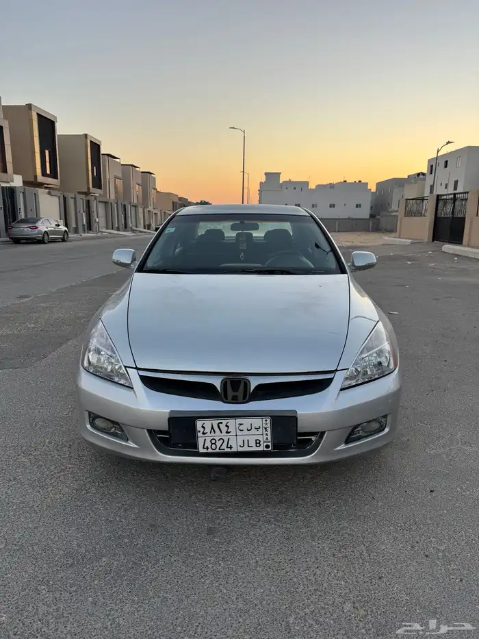 هوندا اكورد فضي 2007 للبيع 0