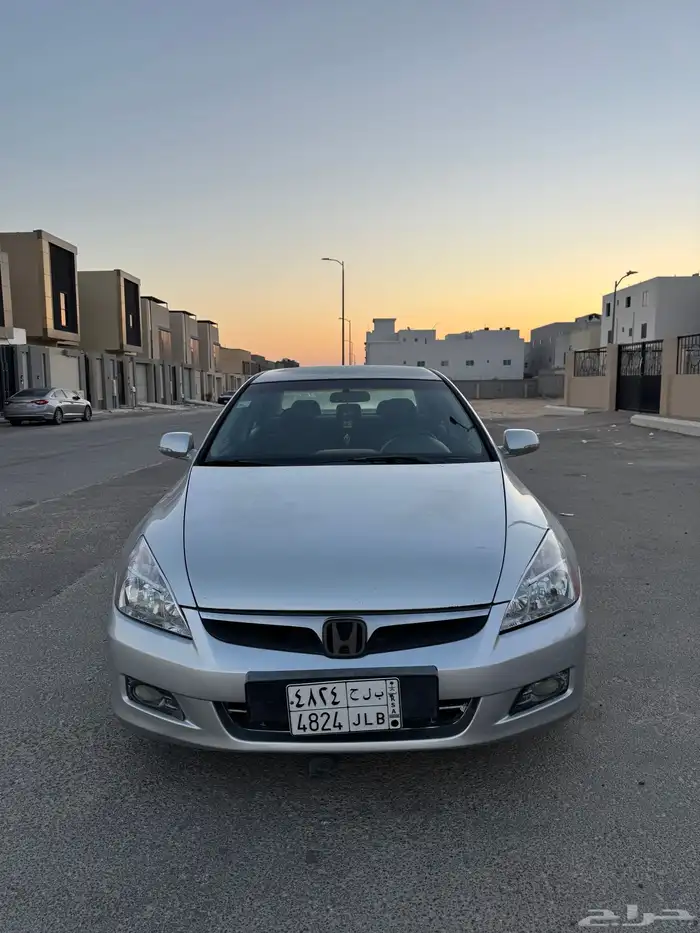 هوندا اكورد فضي 2007 للبيع 1