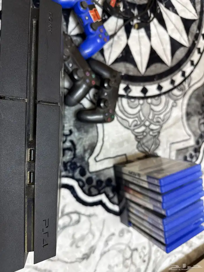 سوني 4 بحاله ممتازه معه 10 اشرطه وثلاث ايادي 2