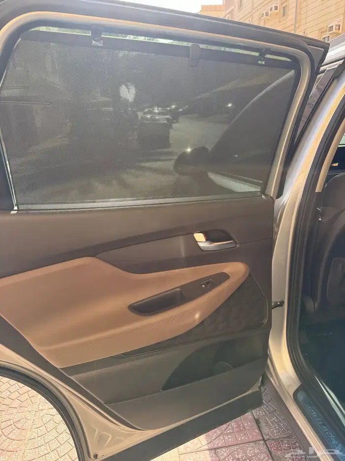 جيب سنتافي 2023فل مخمل دبل فضي بحاله الوكاله شبه جديده مخزن 41