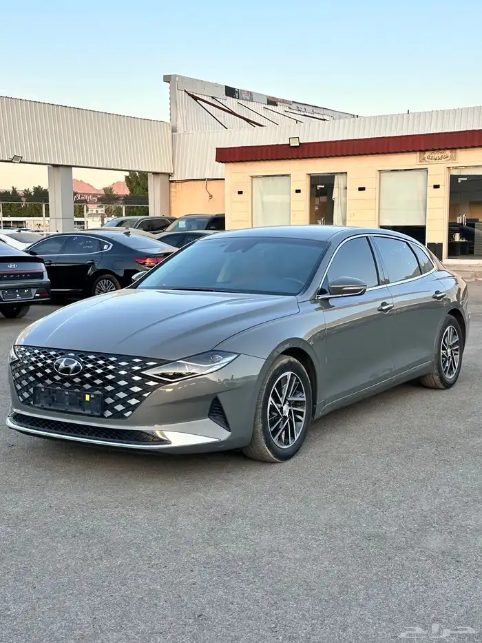 هوانداي ازيرا 2022 بنزين بطاقه جمركيه وارد كوريا 3