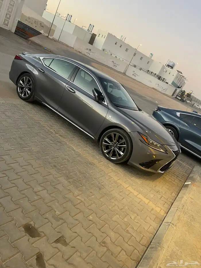 للبيع لكزس FF SPORT ES350 2020 3