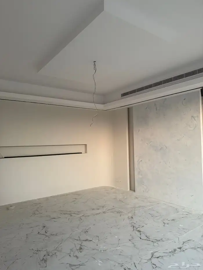 فيلا فخمة للبيع المساحة 650م شارعين حي اللؤؤ 15