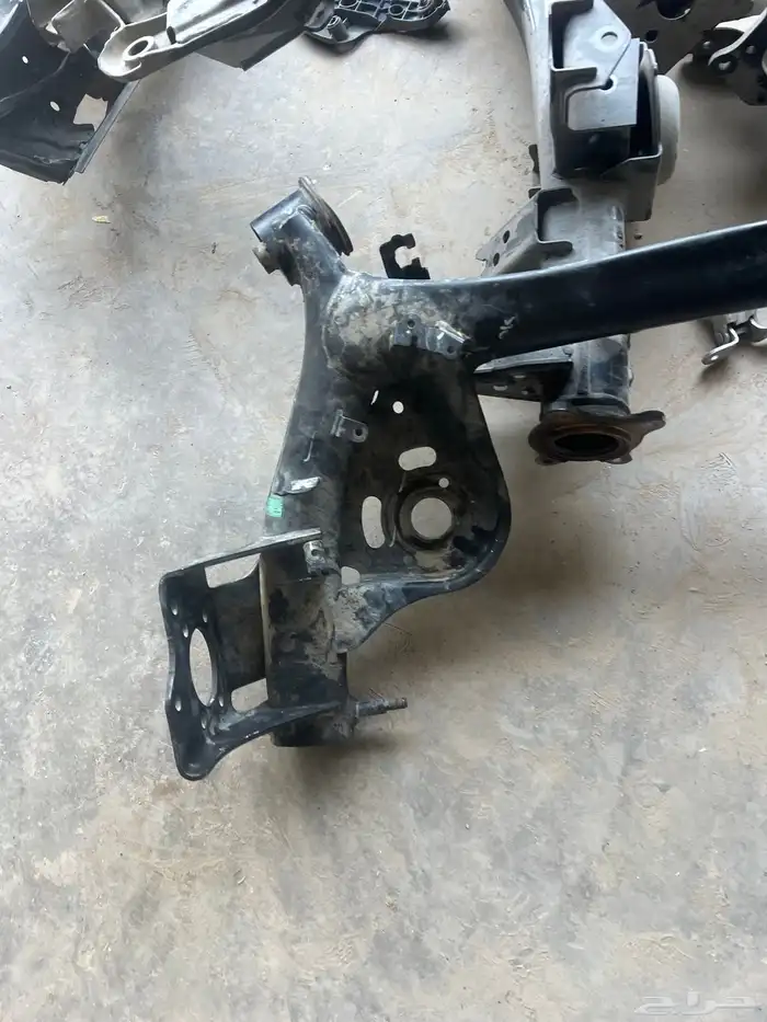 كمر خلفي اوربان كروزر 2024-2025 3