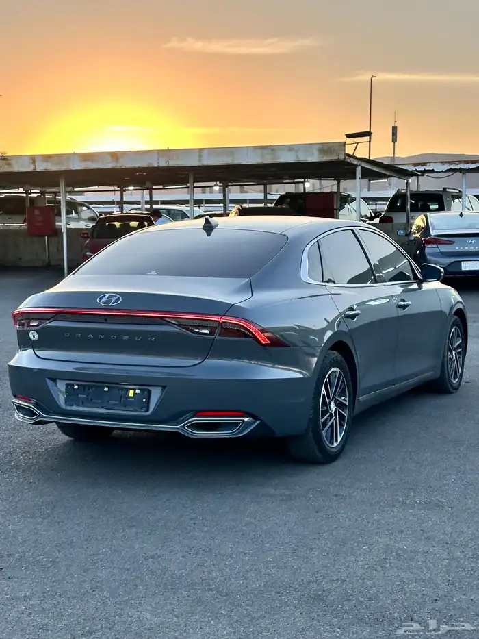 هوانداي ازيرا 2022 بنزين بطاقه جمركيه وارد كوريا 10