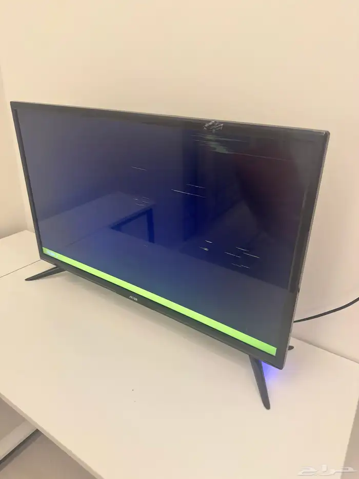 طاولة وتلفزيون 3