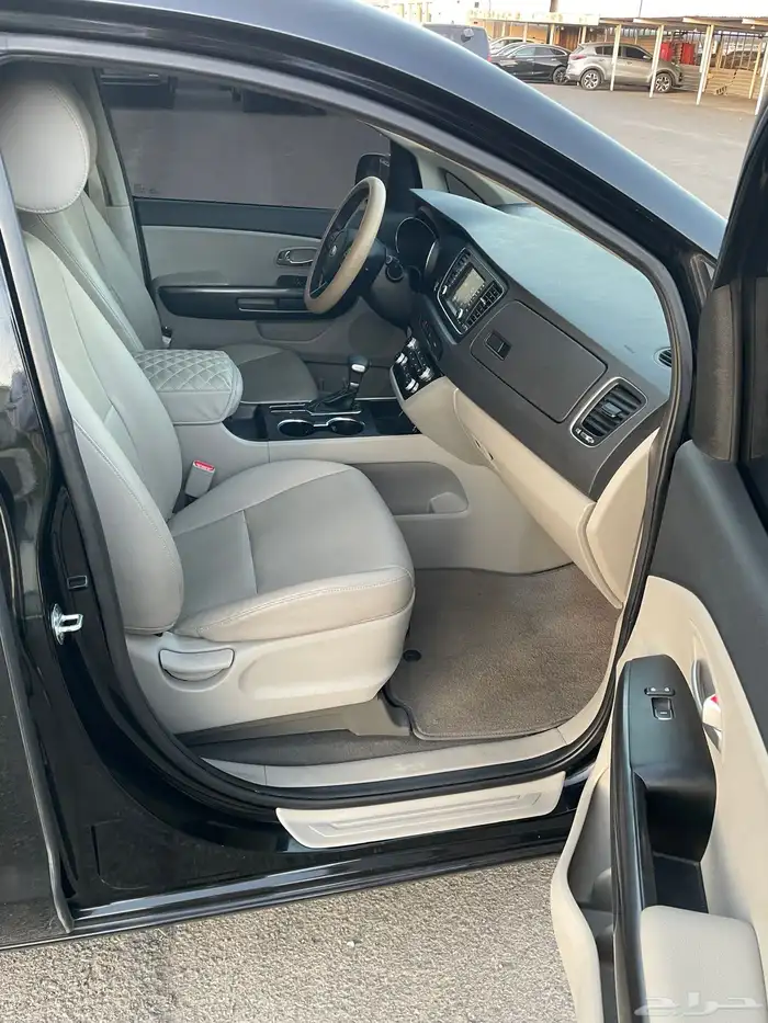 كيا كارنفال 2020 ديزل بطاقه جمركيه وارد كوريا 17