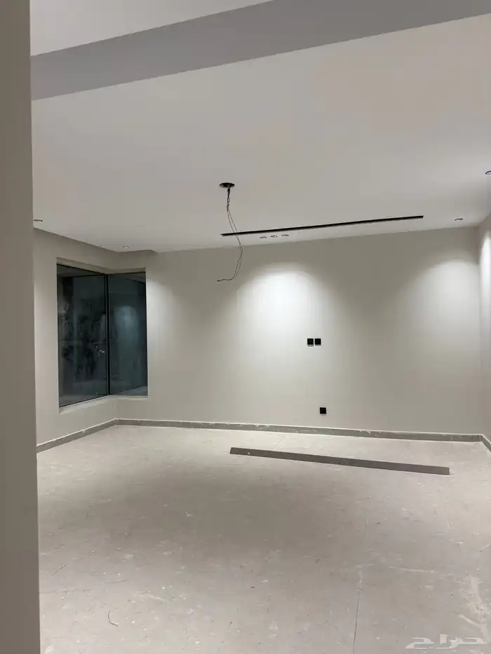 فيلا فخمة للبيع المساحة 650م شارعين حي اللؤؤ 53